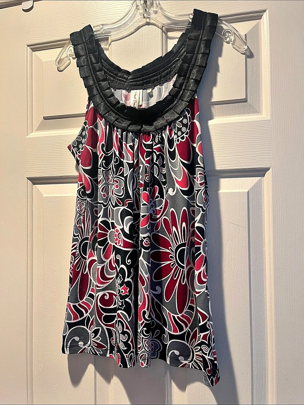 Heart Soul Floral top Black & Red Size XL Like New